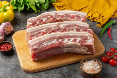 Грудинка свиная на шкуре и кости